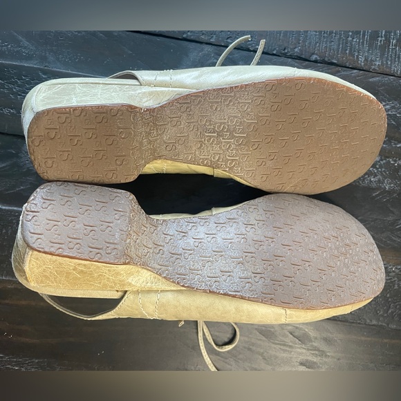 Josef Seibel Cream Slingback Heels - Picture 7 of 10